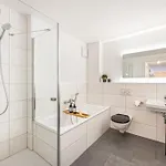 Livinglike-apartment - & Spacious With Balkony & Garage, Coffee - 103m2 公寓