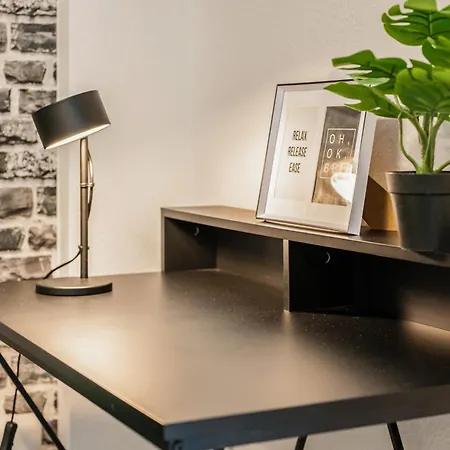 Livinglike-apartment - & Spacious With Balkony & Garage, Coffee - 103m2 Διαμέρισμα *