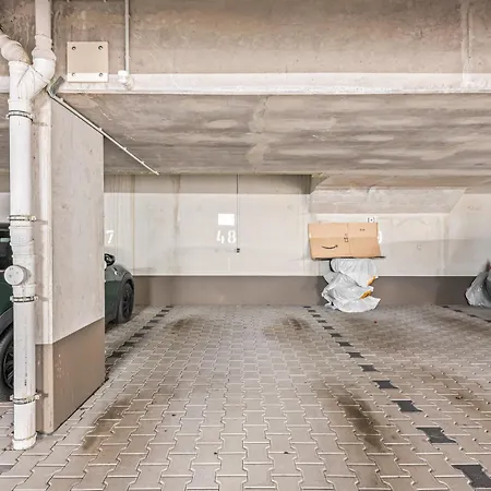 Livinglike-apartment - & Spacious With Balkony & Garage, Coffee - 103m2 דירה *