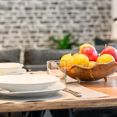 Livinglike-apartment - & Spacious With Balkony & Garage, Coffee - 103m2 *