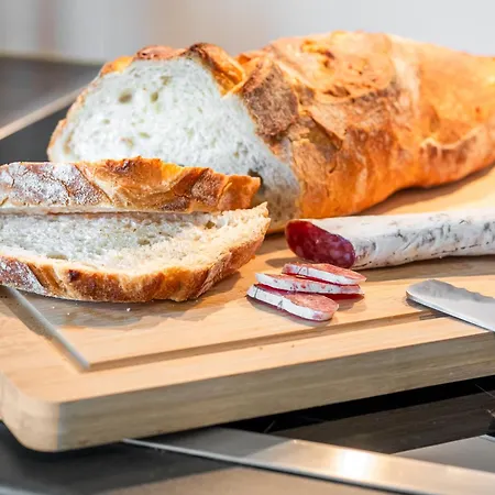 Διαμέρισμα Livinglike-apartment - & Spacious With Balkony & Garage, Coffee - 103m2