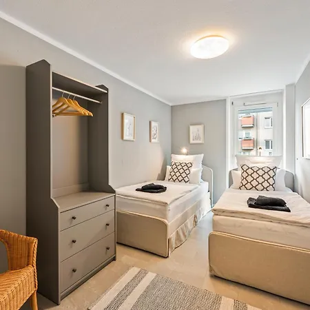 Livinglike-apartment - & Spacious With Balkony & Garage, Coffee - 103m2 Πφορτζχάιμ