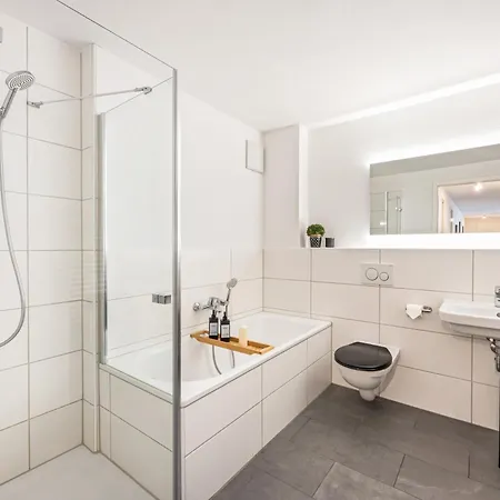 Livinglike-apartment - & Spacious With Balkony & Garage, Coffee - 103m2 Διαμέρισμα